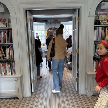 Beacon Hill Books & Cafe - Bookstores Near Me - Boston, Massachusetts