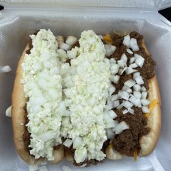 Chow Dog - Chili slaw dog, chili cheese dog