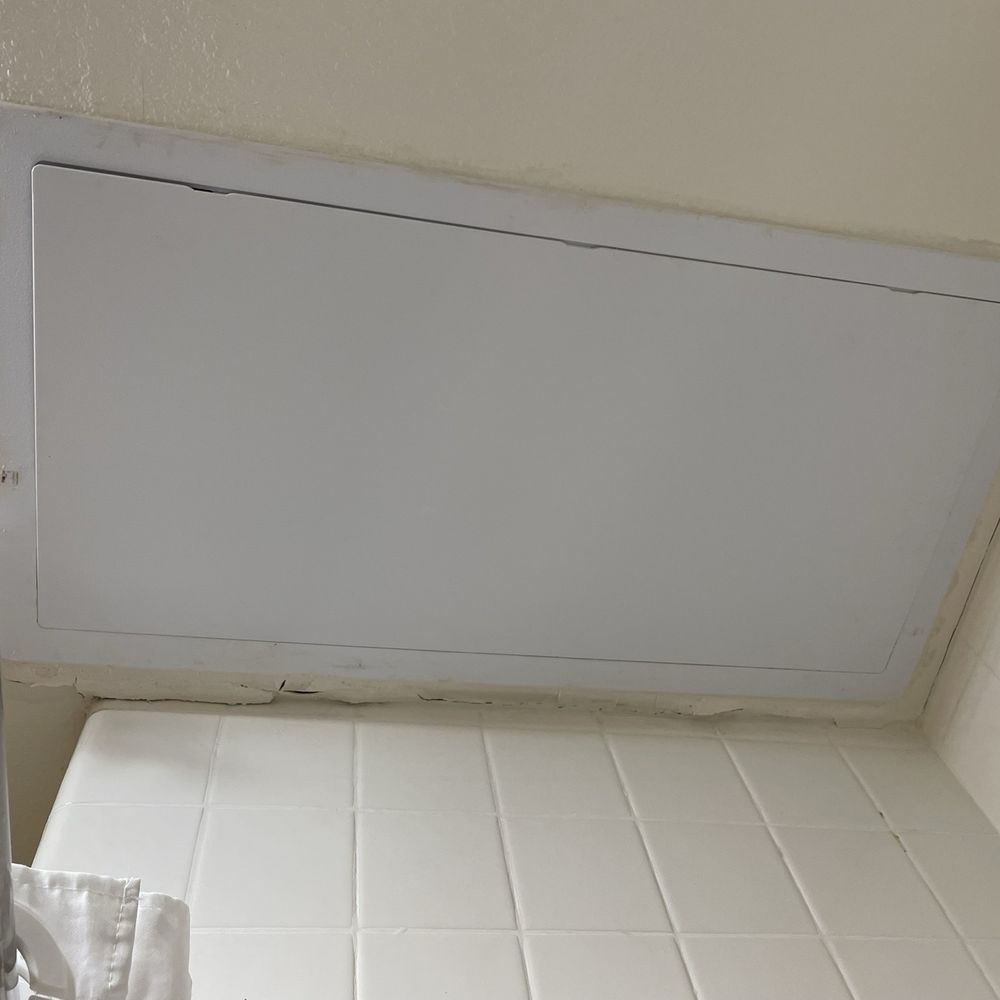 Cupertino Hotel - Directly above the bathtub - Hotels Near Me - Cupertino, California