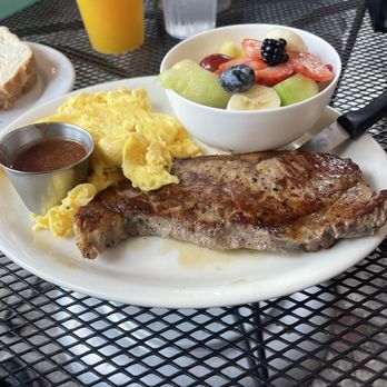Skillet'z Cafe - Steak, eggs and fruit - Breakfast & Brunch Near Me - Fremont, California