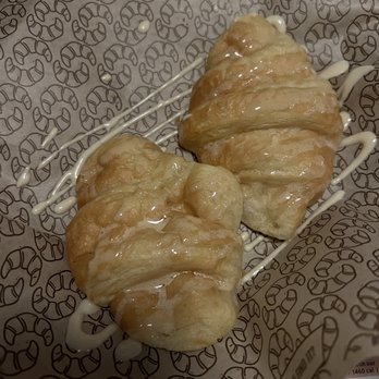 Cheddar's Scratch Kitchen - Honey Butter Croissants - Comfort Food Near Me - Pembroke Pines, Florida Cheddar's Scratch Kitchen - Honey Butter Croissants - Comfort Food Near Me - Pembroke Pines, Florida