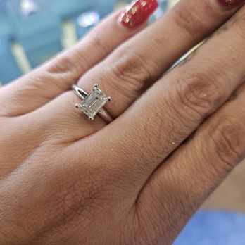 Valliani Jewelers - Emerald cut - Jewelry Near Me - Santa Rosa, California Valliani Jewelers - Emerald cut - Jewelry Near Me - Santa Rosa, California