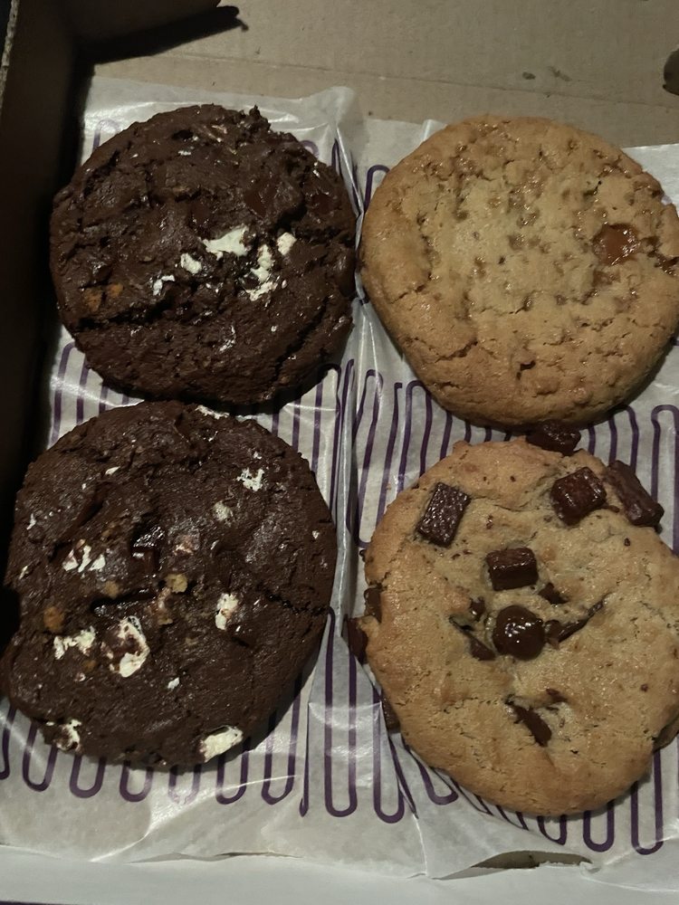 Insomnia Cookies