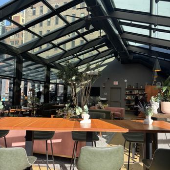 Glass Ceiling Rooftop - Lounges Near Me - New York, New York