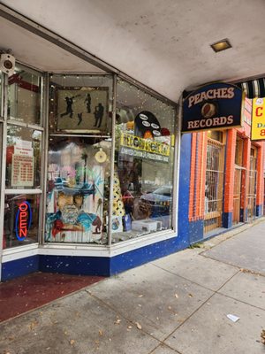 Peaches Records by null