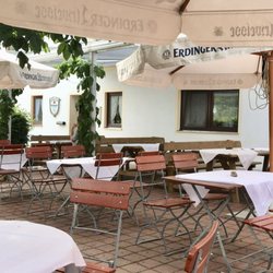 Gasthaus Strasser - Der schöne Biergarten.