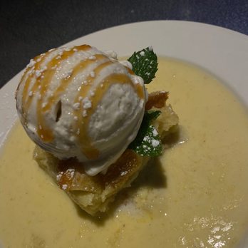 Yard House - Bread Pudding with Cr-me Anglaise - Bars Near Me - East Rutherford, New Jersey Yard House - Bread Pudding with Cr-me Anglaise - Bars Near Me - East Rutherford, New Jersey