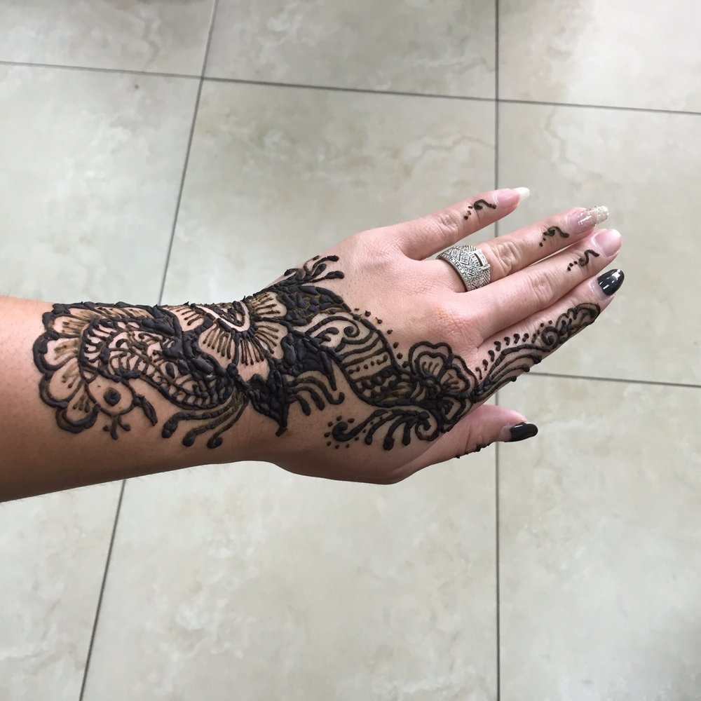 Divine Threading Studio - Henna by Harshi - Threading Services Near Me - Tustin, California