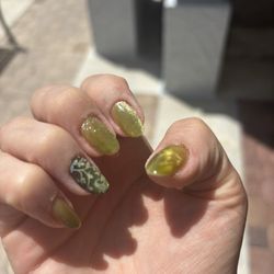 Young Nails Style & Spa - Nails nail design cat eye