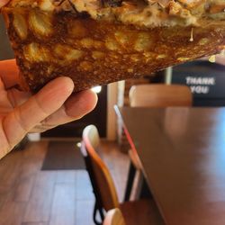 By The Chef Pizza - Perfect undercarriage.