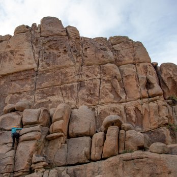 Joshua Tree Guides - Climbing with Alex in Joshua Tree - Rock Climbing Near Me