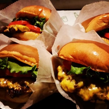 Shake Shack River North - The original cheeseburger (single patty) - Burgers Near Me - Chicago, Illinois Shake Shack River North - The original cheeseburger (single patty) - Burgers Near Me - Chicago, Illinois
