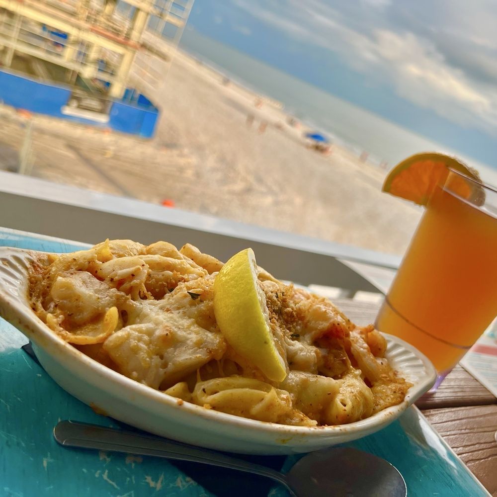 Caddy's Madeira Beach - Lobster Seafood Mac & Cheese - Bars Near Me - Madeira Beach, Florida