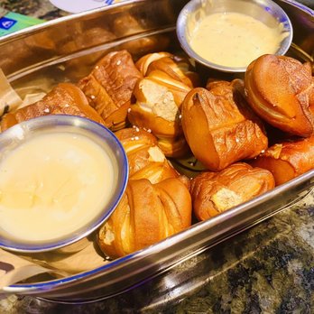 Topgolf - Pretzel bites - Golf Near Me - Schaumburg, Illinois