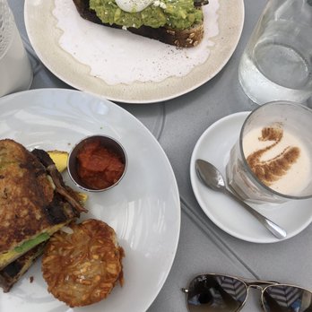 Threefold Cafe - Avocado Smash Brekkie Sanga - Breakfast & Brunch Near Me - Coral Gables, Florida