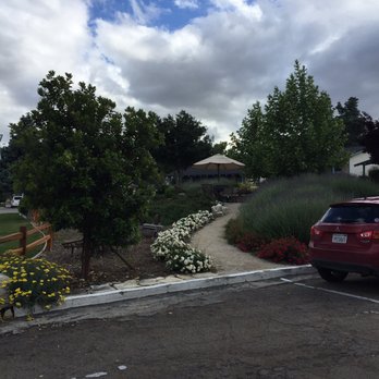Farmhouse Paso - Hotels Near Me - Paso Robles, California