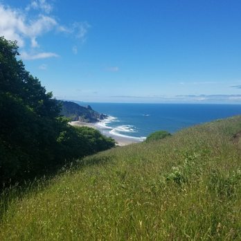 Cascade Head Trail - View at the lower point - Hiking Near Me