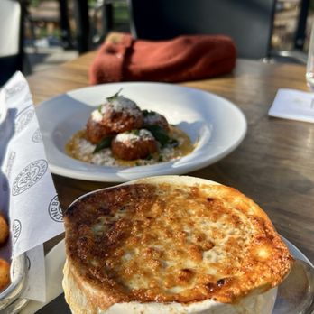 Bend Brewing Company - french onion - Breweries Near Me - Bend, Oregon