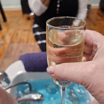 Ocean Wellness Spa and Salon - Complementary Glass of Prosecco w/Service! - Hair Salons Near Me - Key West, Florida