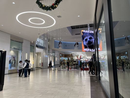 Cerritos Mall by null
