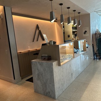 Cascada - Lobby - Hotels Near Me - Portland, Oregon Cascada - Lobby - Hotels Near Me - Portland, Oregon