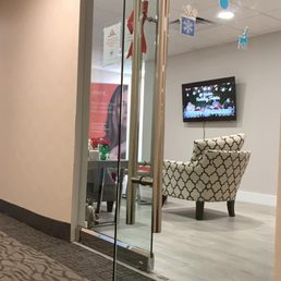 the staff member after personally targeting me , basically emptied out the waiting room the staff member after personally targeting me , basically emptied out the waiting room