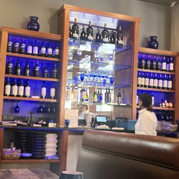 Mamma Mia - Beautiful Bar - Italian Near Me - Riverside, California