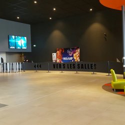 Cinéville - Vers les salles.