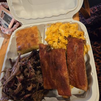 Pittie Q BBQ - 2 meat combo - Barbeque Near Me - Roseville, Minnesota Pittie Q BBQ - 2 meat combo - Barbeque Near Me - Roseville, Minnesota