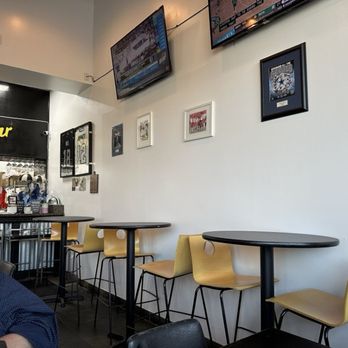 Hiram Clarke BBQ - Looking to the right from the door - Barbeque Near Me - Houston, Texas