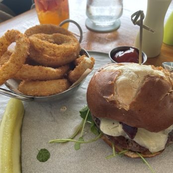 La Hiki - Burger with onion rings - Breakfast & Brunch Near Me - Kapolei, Hawaii La Hiki - Burger with onion rings - Breakfast & Brunch Near Me - Kapolei, Hawaii