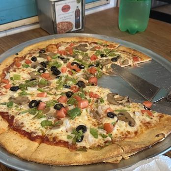The Pizza Boy - Large vegetarian and a free soda - Pizza Near Me - Dorado, Puerto Rico