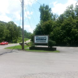 Henry's Bakery & Deli - Sign on Tazewell Pike.