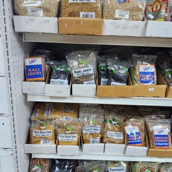 Curry House - shelves of food in a grocery store - Indian Near Me - Fontana, California Curry House - shelves of food in a grocery store - Indian Near Me - Fontana, California
