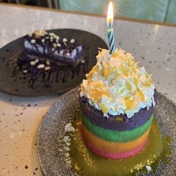 Olili - Mud pie and rainbow cake - Desserts Near Me - Honolulu, Hawaii Olili - Mud pie and rainbow cake - Desserts Near Me - Honolulu, Hawaii