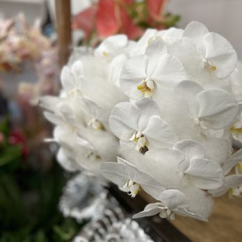 Lulu's Lei & Bouquet - White Orchids - Florists Near Me - Haleiwa, Hawaii