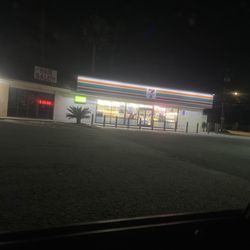 7-Eleven - Closed and empty because they guy can't do his job