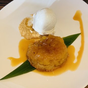 Roy's Kaanapali - Maui gold pineapple upside down cake with homemade vanilla bean ice cream and a Carmel sauce - Hawaiian Near Me - Lahaina, Hawaii Roy's Kaanapali - Maui gold pineapple upside down cake with homemade vanilla bean ice cream and a Carmel sauce - Hawaiian Near Me - Lahaina, Hawaii