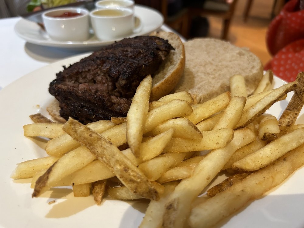 Main 101 Grill and Bar