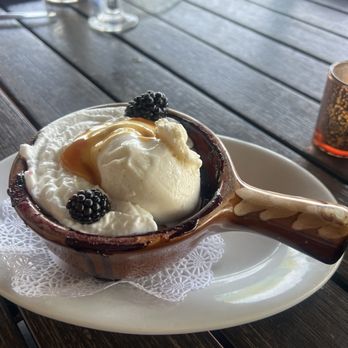 Rascal Modern American Diner & Bar - Blueberry cobbler - American Near Me - Sedona, Arizona Rascal Modern American Diner & Bar - Blueberry cobbler - American Near Me - Sedona, Arizona