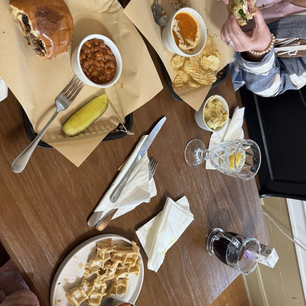 Cherry Pie & Co - Bakeries Near Me - Decatur, Texas