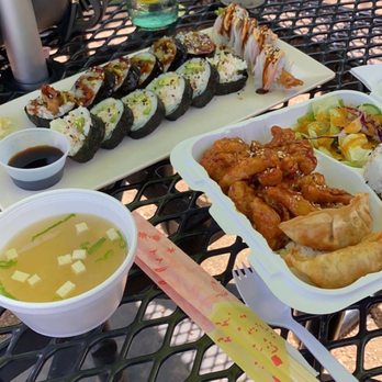 Dawa Sushi - Bento Box, California & shrimp tempura roll - Food Trucks Near Me - Austin, Texas Dawa Sushi - Bento Box, California & shrimp tempura roll - Food Trucks Near Me - Austin, Texas