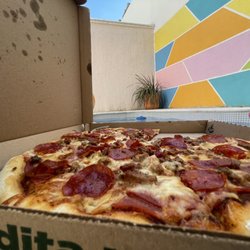 Messina's - Pizza de carnes