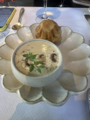 Roman and Williams Guild by null