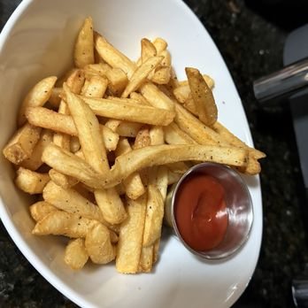 Ocello’s Pizzeria - French fries - Italian Near Me - Poplar Grove, Illinois