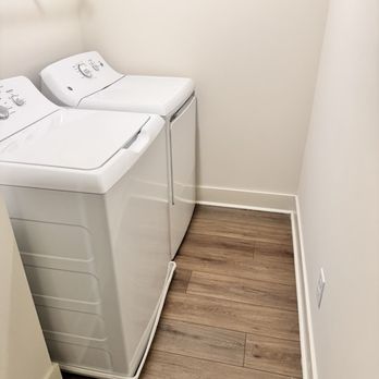 Enaks Cleaning Services - Home Cleaning Near Me - Charlotte, North Carolina Enaks Cleaning Services - Home Cleaning Near Me - Charlotte, North Carolina