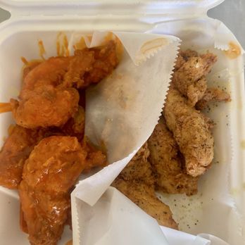 Wing N It - Chicken strips, buffalo and lemon pepper - Chicken Wings Near Me - Twentynine Palms, California