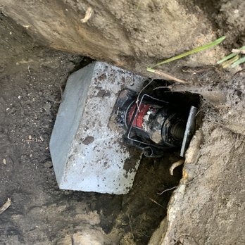 Leones Foundation Repair - En esta foto ya avÃan sumergido 10 pilares a presion - Foundation Repair Near Me Leones Foundation Repair - En esta foto ya avÃan sumergido 10 pilares a presion - Foundation Repair Near Me