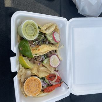 El Amiguito Taco Mobile - Tacos  carnitas ( pork)  awesome   Food is amazing and real Mexican cuisine - Food Trucks Near Me - Philadelphia, Pennsylvania