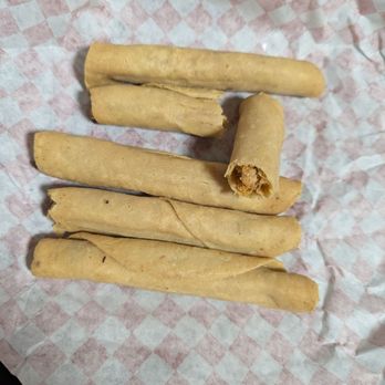 Pollo Pechugon - 5 Taquitos. Not impressed. - Chicken Shop Near Me - San Antonio, Texas